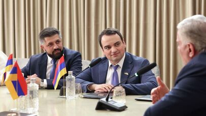 Совещание партии "Сильная Армения" во гласе с Самвелом Карапетяном
