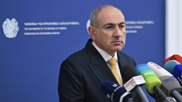 Премьер-министр Никол Пашинян во время брифинга (23 апреля 2026). Еревaн - Sputnik Армения