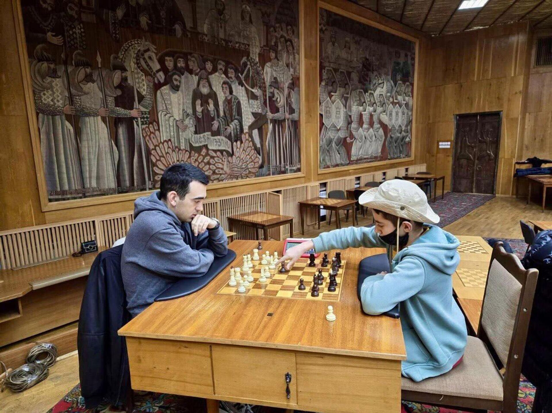 Сергей Склокин с Айком Мартиросяном - Sputnik Армения, 1920, 27.04.2026