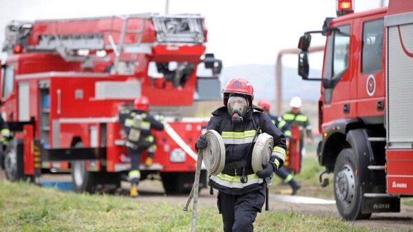 Пожарные-спасатели Службы по чрезвычайным ситуациям МВД Грузии приняли участие в трехдневных полномасштабных полевых учениях по реагированию на химические, биологические, радиоционные и ядерные инциденты, проведенных в рамках проекта eNOVATION (22-25 апреля 2026). Рустави - Sputnik Армения
