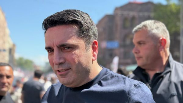 Ален Симонян отвечает на вопросы прессы в День Гражданина (25 апреля 2026). Еревaн - Sputnik Армения