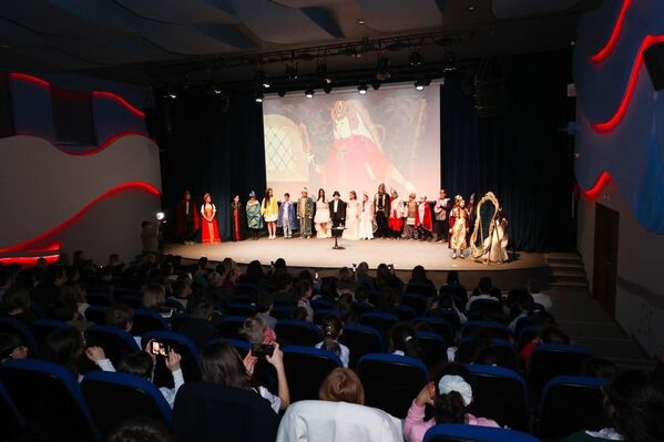 Երևանում Ռուսաց լեզվի օրերի շրջանակում թատերական փառատոն է անցկացվել - Sputnik Արմենիա