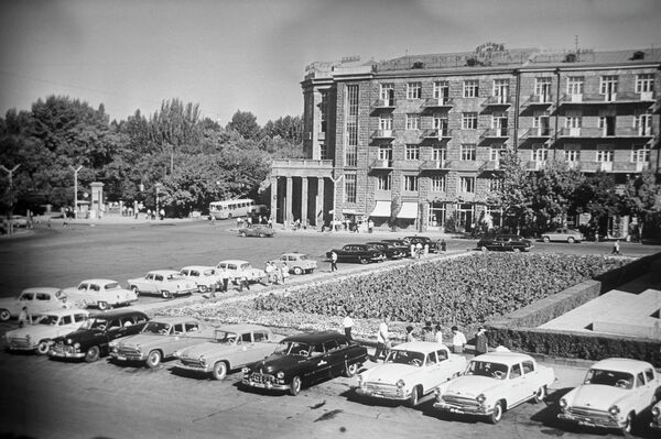 Гостиница Севан на площади Шаумяна в Ереване, Армянская ССР - Sputnik Армения