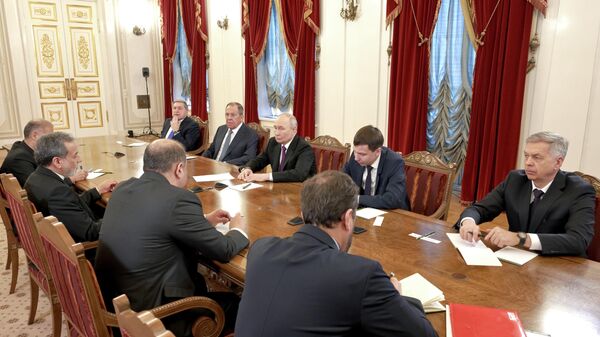 Путин проводит встречу с главой МИД Ирана Аббасом Аракчи (27 апреля 2026). Москва - Sputnik Армения
