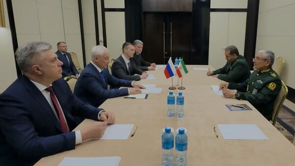 Двусторонняя встреча Министра обороны РФ Белоусова с представителем военного руководства Ирана Талаи-Ник Резой - Sputnik Արմենիա