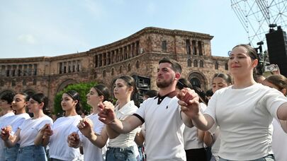 Международный день танцев отмечают на площади Республики (29 апреля 2026). Еревaн
