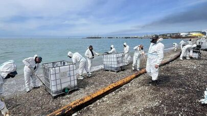 Очистка береговой линии от загрязненного грунта и водомазутной смеси (29 апреля 2026). Туапсе