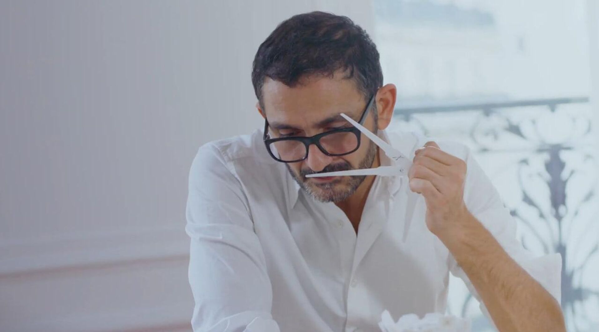 Французский парфюмер и бизнесмен армянского происхождения Франсис Кюркджян - Sputnik Армения, 1920, 29.04.2026