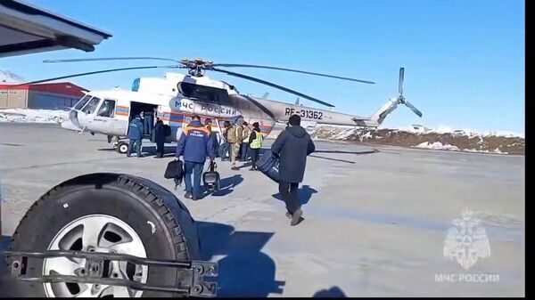 Ми-8 вылетел к месту обрушения рудника в Магаданской области — восемь человек могут находиться под завалами - Sputnik Արմենիա