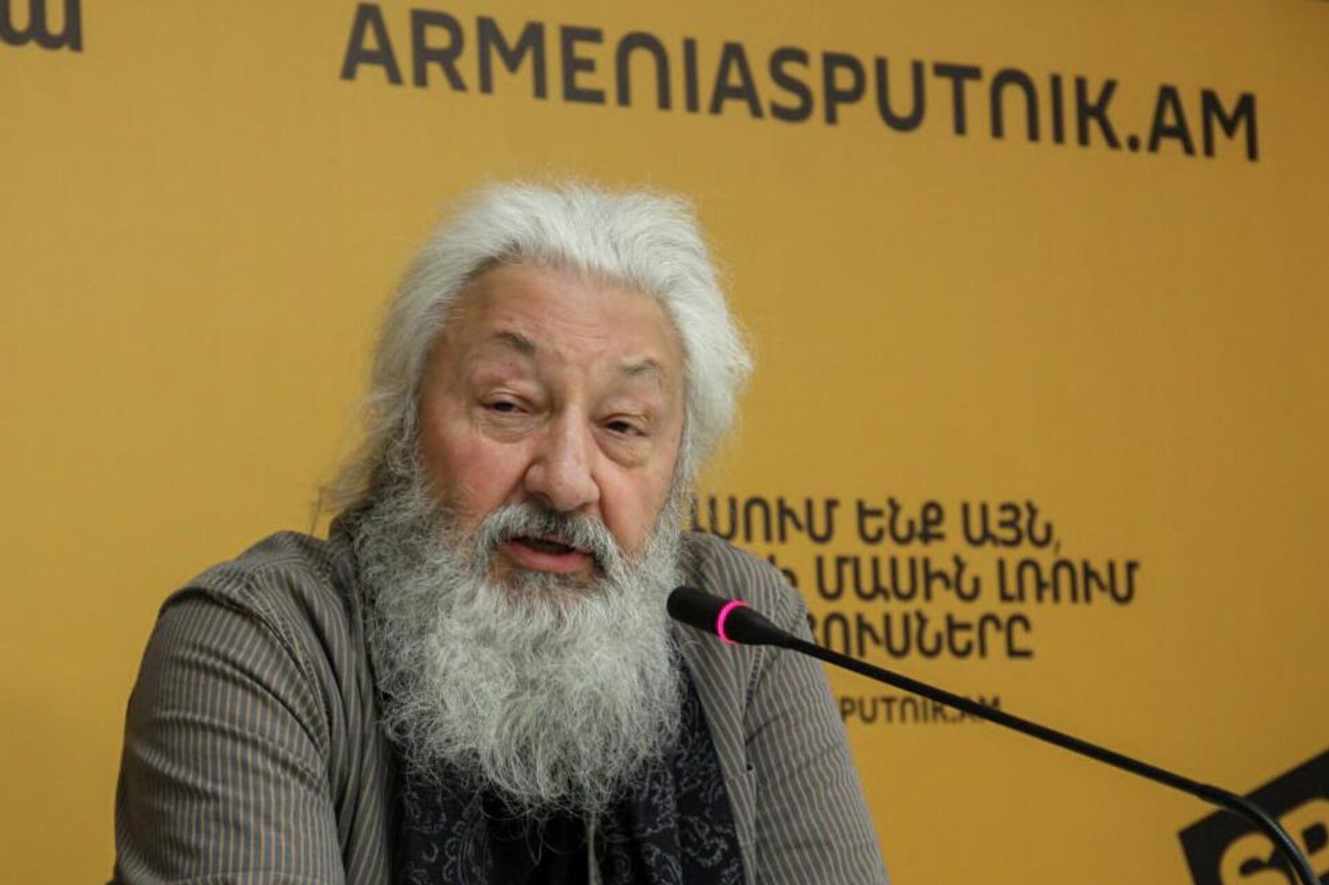 Стас Намин во время пресс-конференции в преддверии дней своего творчества в Ереване (1 мая 2026). Еревaн - Sputnik Армения, 1920, 01.05.2026