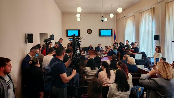 В ЦИК проводят регистрацию партий (3 мая 2026). Ереван - Sputnik Армения