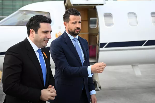 ԱԺ նախագահ Ալեն Սիմոնյանը դիմավորում է Չեռնոգորիայի նախագահ Յակով Միլատովիչին ԱԺ նախագահ Ալեն Սիմոնյանը դիմավորում է Չեռնոգորիայի նախագահ Յակով Միլատովիչին - Sputnik Արմենիա