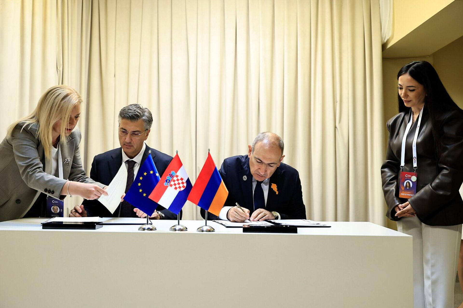 Премьер-министры Армении и Хорватии Никол Пашинян и Андрей Пленкович подписали Совместную декларацию о стратегическом диалоге между Арменией и Хорватией (4 мая 2026). Еревaн - Sputnik Армения, 1920, 04.05.2026