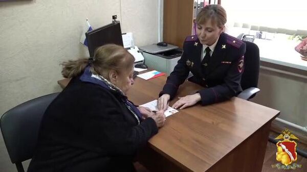 Российский паспорт получила прибывшая в Воронеж из Армении дочь ветерана Великой Отечественной войны - Sputnik Армения