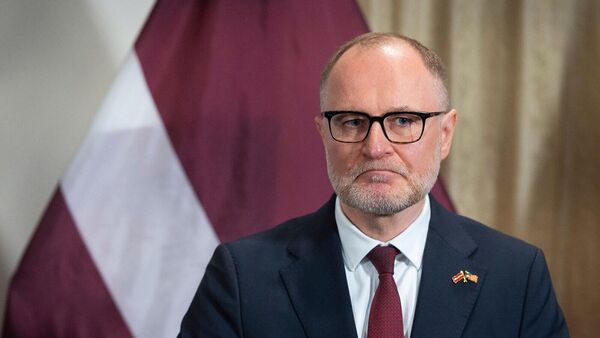 Министр обороны Латвии Андрис Спрудс выступает с речью во время встречи с коллегами из США, Эстонии и Литвы (25 июля 2025). Вашингтон - Sputnik Армения