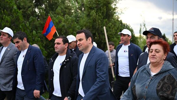Нарек Карапетян на предвыборном митинге Сильная Армения (8 мая 2026). Еревaн - Sputnik Армения
