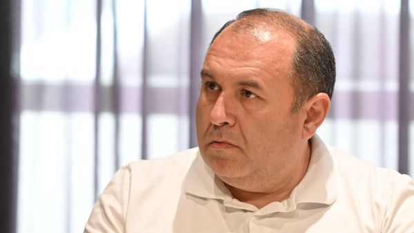 Григор Баласанян во время круглого стола АЦССИ Российско-американские отношения и их влияние на Армению и постсоветское пространство (15 мая 2026). Еревaн - Sputnik Армения