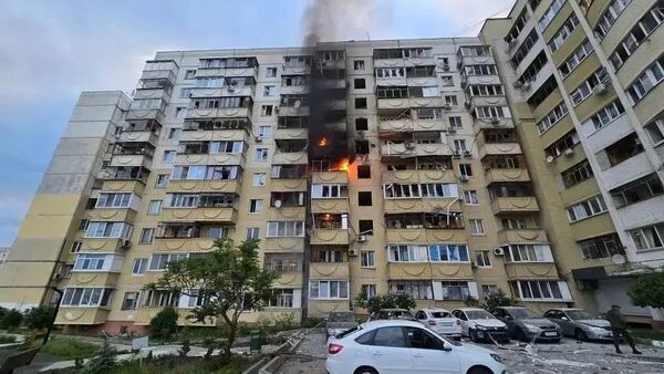 В Белгороде беспилотник ВСУ атаковал многоквартирный дом - Sputnik Армения