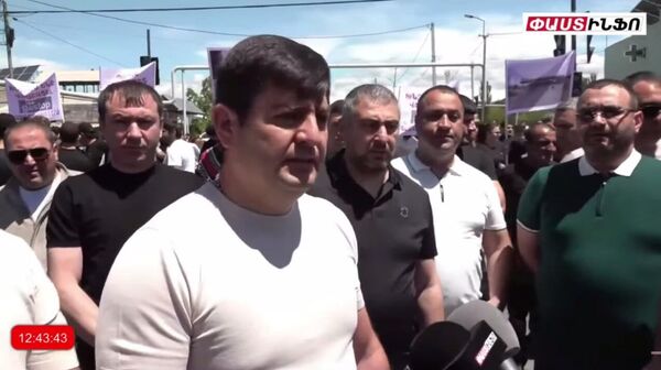Գործունեությունը կասեցված գազալցակայանների աշխատակիցները բողոքի ակցիա են անում - Sputnik Արմենիա
