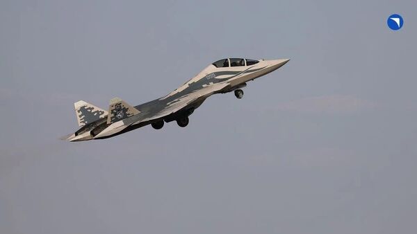Летные испытания прототипа двухместного истребителя пятого поколения Су-57 - Sputnik Армения