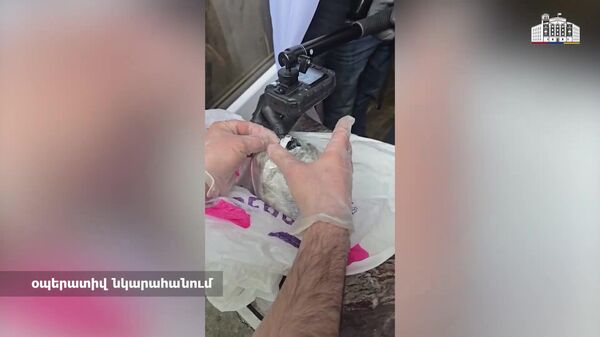 В ходе обысков в столице было обнаружено большое количество наркотиков и оружия. - Sputnik Армения