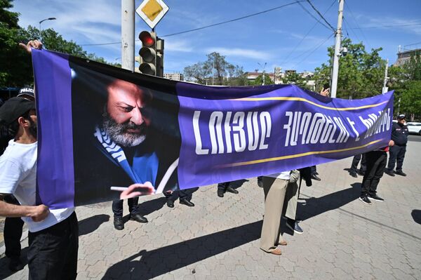 Բագրատ սրբազանի աջակիցների ակցիան - Sputnik Արմենիա