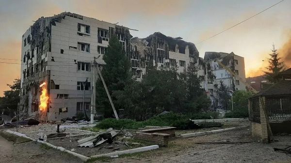 Последствия атаки на учебный корпус и общежитие Старобельского колледжа нашего педуниверситета - Sputnik Армения