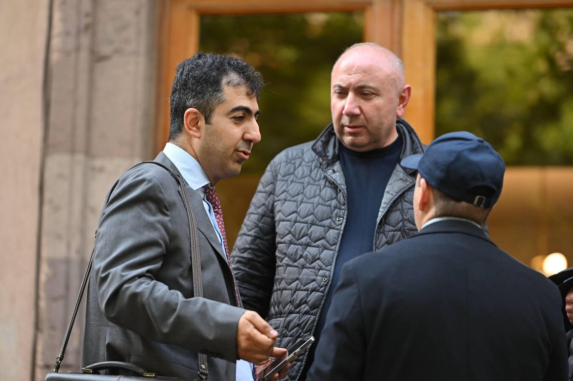 Адвокат Арам Орбелян прибыл в ЦИК на заседание по делу Андраника Теваняна (22 мая 2026). Ереван - Sputnik Армения, 1920, 22.05.2026