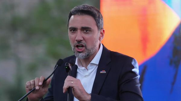 Арам Вардеванян во время предвыборного митинга альянса Сильная Армения (23 мая 2026). Эчмиадзин - Sputnik Армения