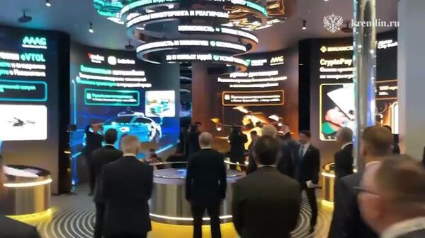 Путин в Астане посетил выставку, посвященную проектам стран ЕАЭС по цифровым технологиям - Sputnik Армения