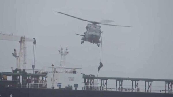 Кадр из видео задержания танкера Tagor Военно-морскими силами Франции - Sputnik Армения