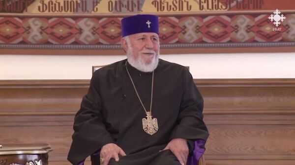Католикос Гарегин II проводит брифинг для журналистов (2 июня 2026). Эчмиадзин - Sputnik Армения