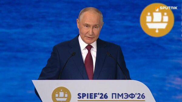 Владимир Путин на Пленарном заседании Прагматичный диалог - путь к стабильному будущему (5 июня 2026). Санкт-Петербург - Sputnik Արմենիա