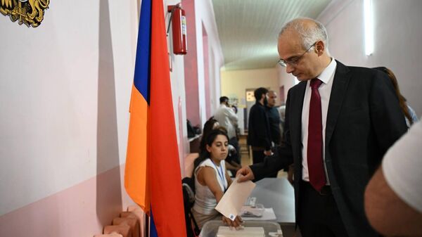 Լևոն Զուրաբյան - Sputnik Արմենիա