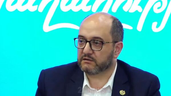 Араик Арутюнян на брифинге партии Гражданский договор (7 июня 2026). Еревaн - Sputnik Армения