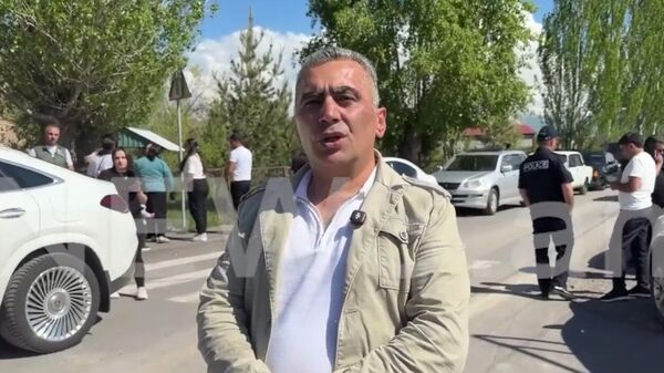 «Ուժեղ Հայաստանի» վստահված անձին ծեծել են «Քաղաքացիական պայմանագրի» վստահված անձիք - Sputnik Արմենիա