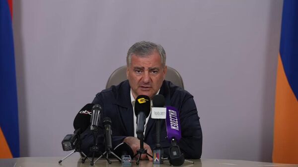 Самвел Карапетян выступает с заявлением (8 июня 2026). Ереван - Sputnik Армения