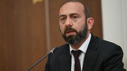 Глава МИД Арарат Мирзоян на совместном заседании постоянных комиссий НС по внешним связям, по региональным вопросам и вопросам евразийской интеграции, по вопросам европейской интеграции и по финансово-кредитным и бюджетным вопросам (8 июня 2026). Еревaн