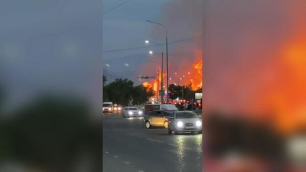 Крупный пожар в промышленной зоне города Кизилюрта - Sputnik Արմենիա