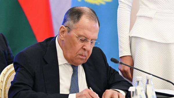 Министр иностранных дел России Сергей Лавров на заседании совета министров иностранных дел стран-участниц ОДКБ (10 июня 2026). Казань - Sputnik Армения