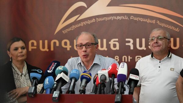Ара Айвазян на пресс-конференции партии Процветающая Армения (12 июня 2026). Ереван - Sputnik Армения