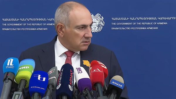 Премьер-министр Никол Пашинян отвечает на вопросы журналистов (18 июня 2026). Еревaн - Sputnik Армения