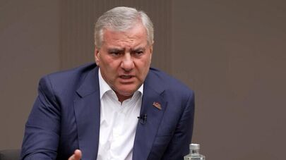 Кадр из видео интервью Самвела Карапетяна редакторам армянских СМИ