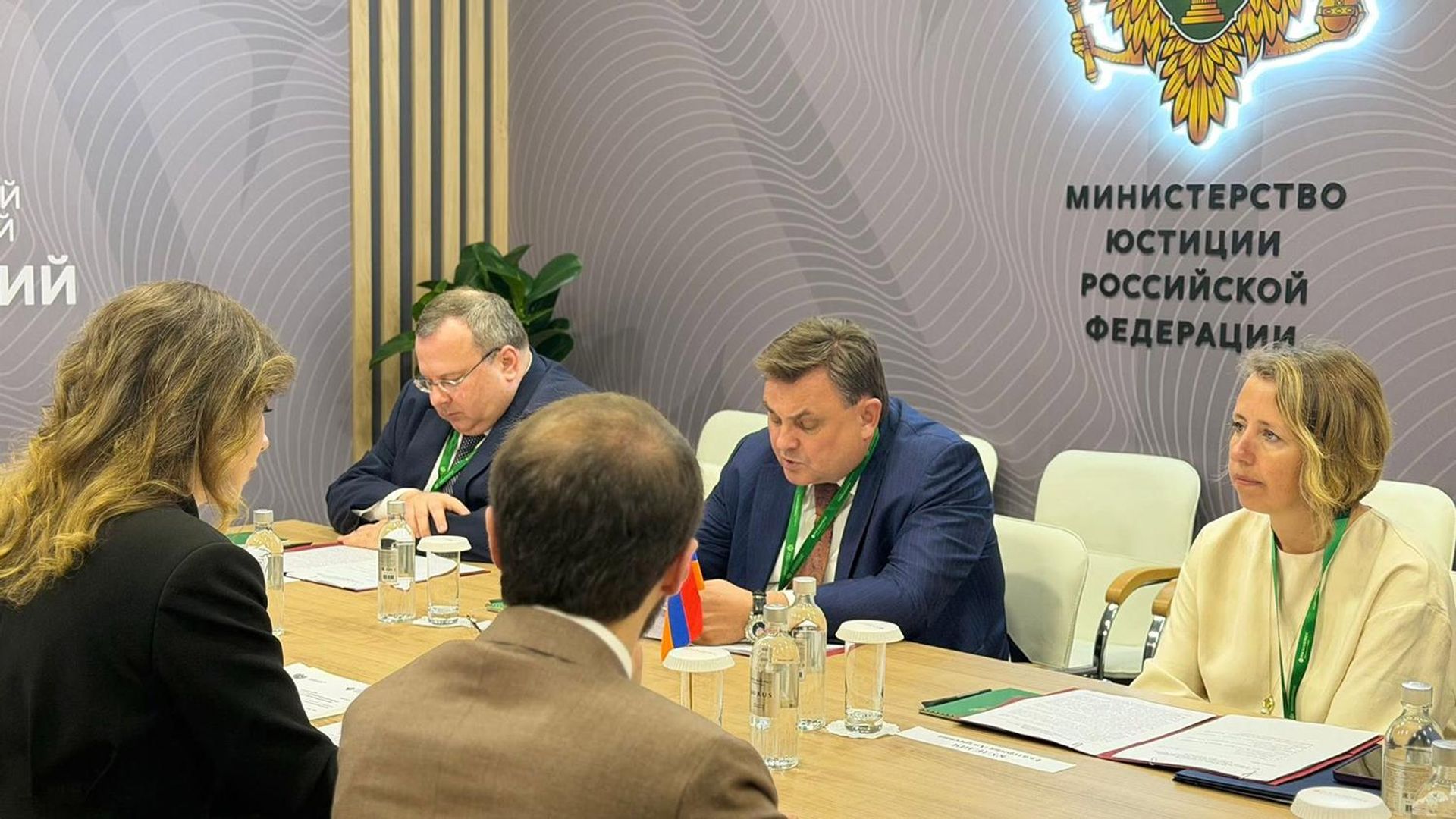 Встреча министров юстиции Армении и РФ Србуи Галян и Константина Чуйченко в рамках 14-го петербуржского международного юридического форума (26 мая 2026). Санкт-Петербург - Sputnik Արմենիա, 1920, 26.06.2026