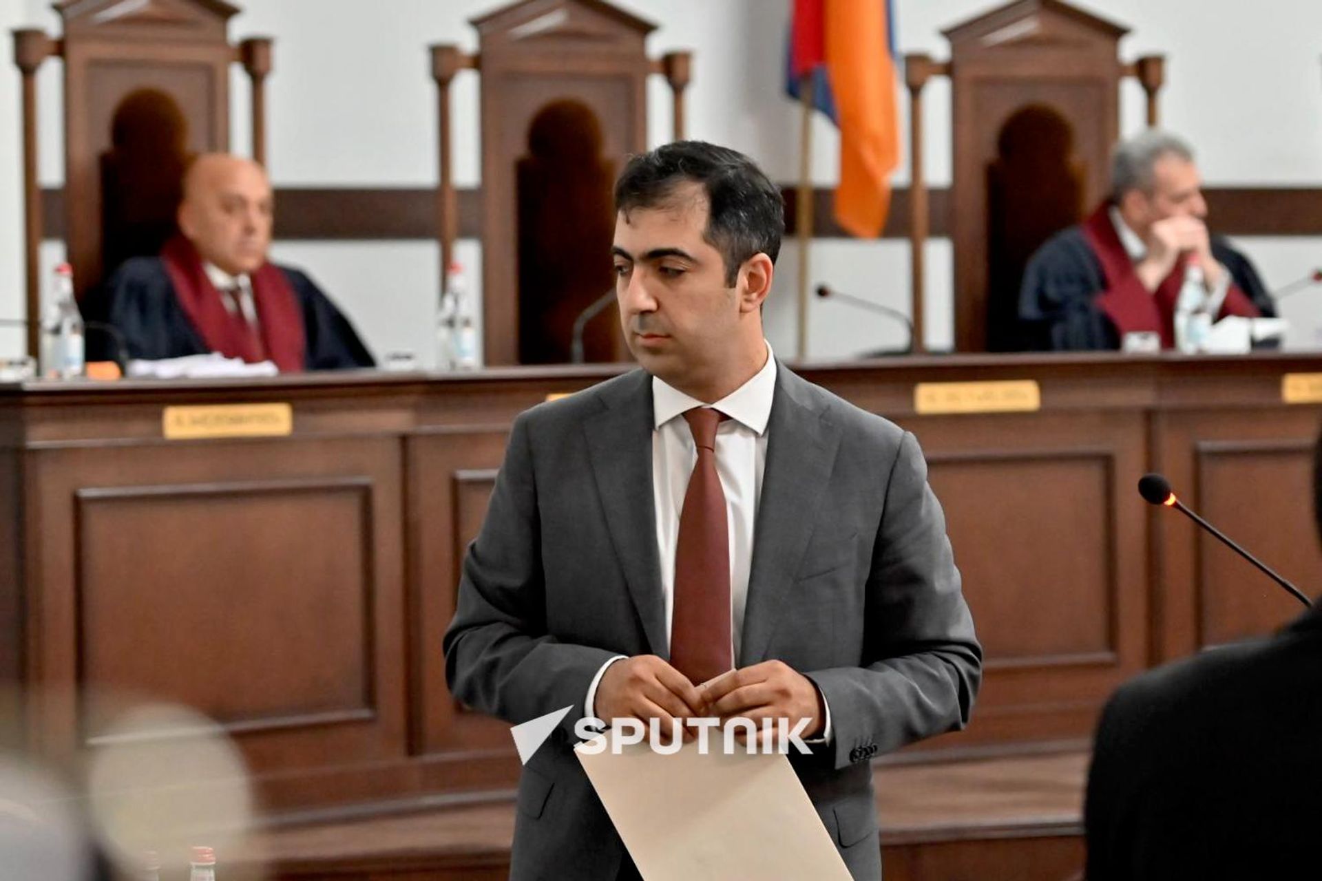 Адвокат Арам Орбелян во время рассмотрения жалоб оппозиционных сил, представленных в связи с выборами в Конституционном суде Армении (26 июня 2026). Еревaн - Sputnik Армения, 1920, 27.06.2026