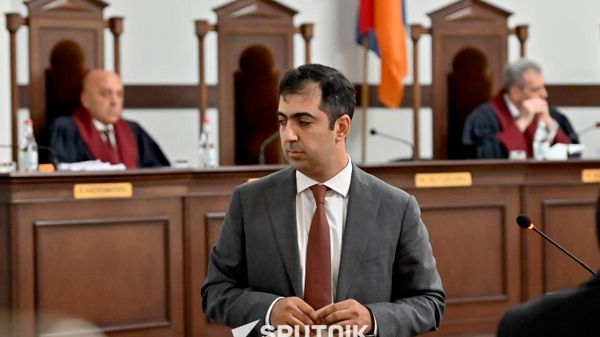 Адвокат Арам Орбелян во время рассмотрения жалоб оппозиционных сил, представленных в связи с выборами в Конституционном суде Армении (26 июня 2026). Еревaн - Sputnik Армения