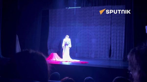 Возрождённый Степанакертский драматический представил постановку «Рузан. Дочь Арцаха» на основе пьесы армянского классика Мурацана «Рузан» - Sputnik Արմենիա