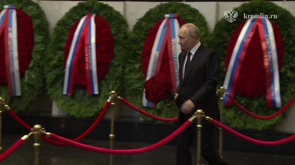 Путин посетил церемонию прощания с Сергеем Ивановым - Sputnik Արմենիա