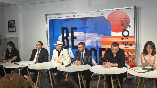 Пресс-конференция, посвященная старту 23-го Ереванского международного кинофестиваля Золотой абрикос (3 июля 2026). Еревaн - Sputnik Армения