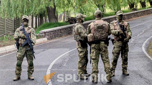 Спецназ в доме Гагика Царукяна (6 июля 2026). Еревaн - Sputnik Армения
